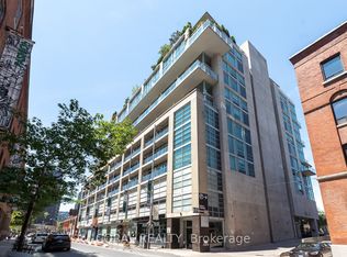 388 Richmond St W #915, Toronto, ON M5V3P1