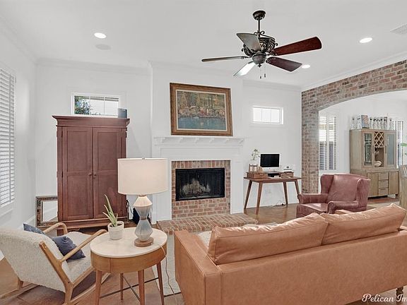 2nd image of 3005 Newberry Ln