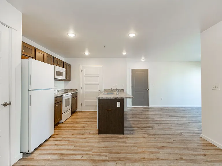 Cottonwood Corner Apartments — Photo 73
