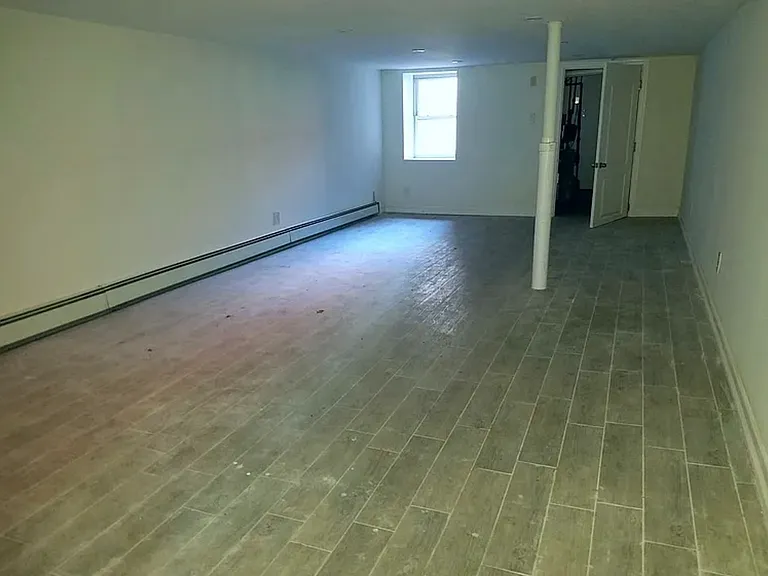 2137 Belmont Ave — Photo 13