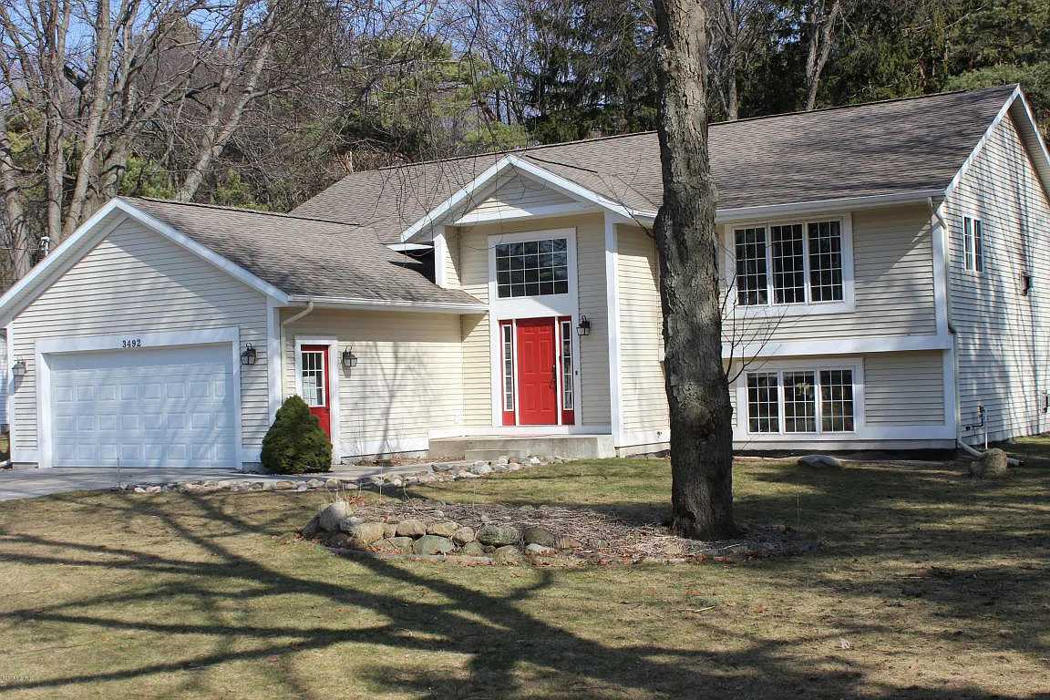3492 Padelt St photo 1
