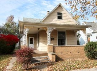 417 N 22nd St, Mattoon, IL 61938