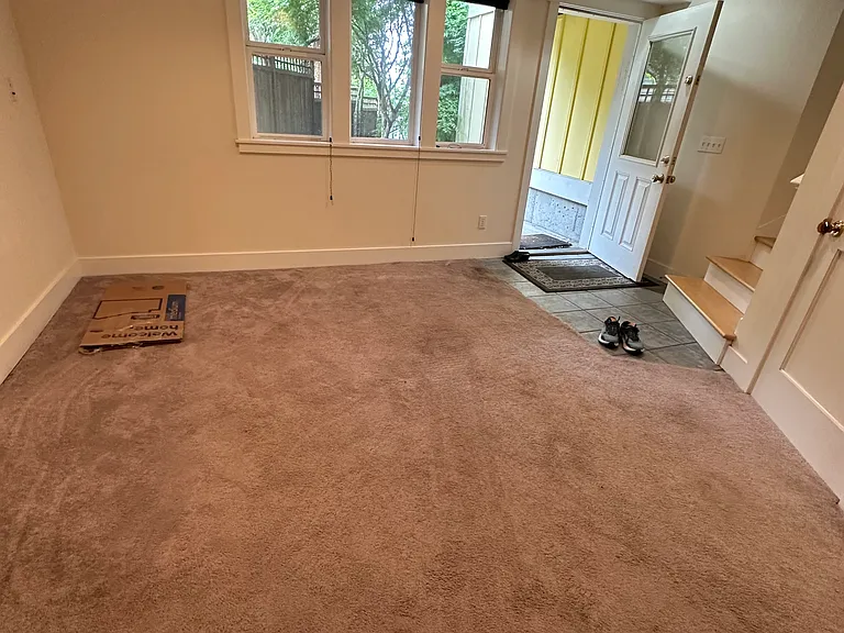 669 W Emerson St — Photo 2