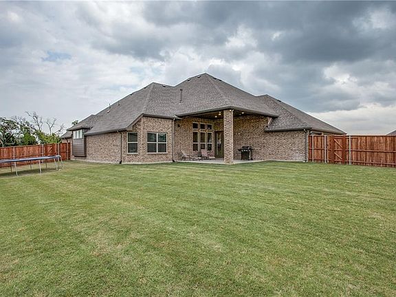 5th image of 349 Vista Park Dr