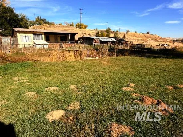 1923 Bench Rd, Vale, OR 97918