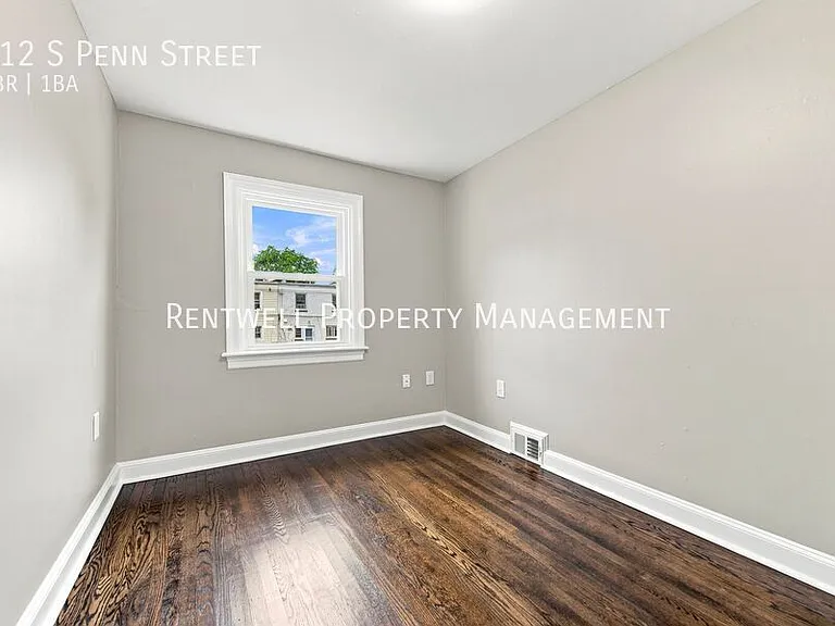 712 S Penn St — Photo 6