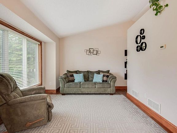 4th image of 4385 Lawndale Ln N