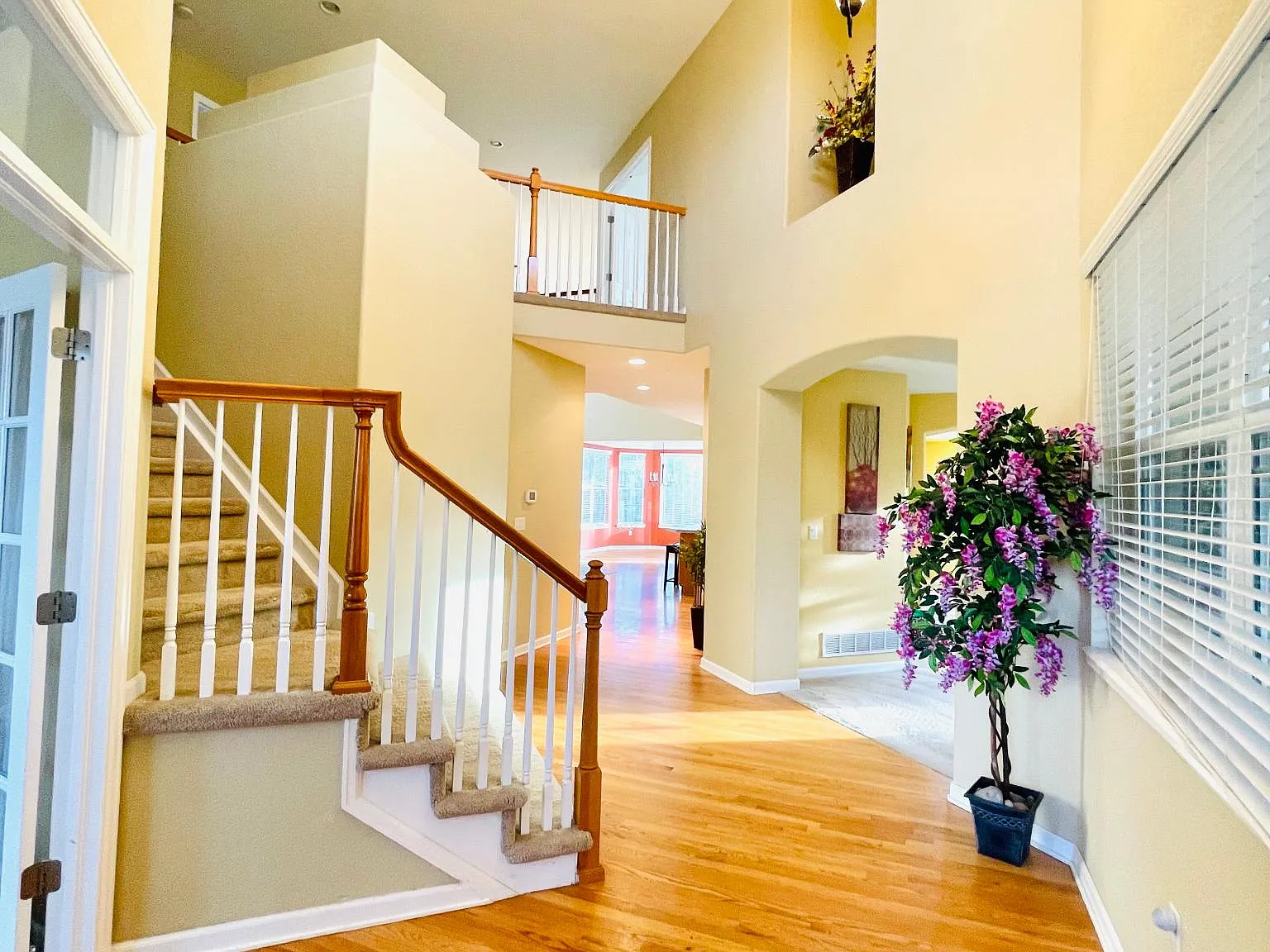 6 bed, 4983 sqft, $4,700 — Photo 4