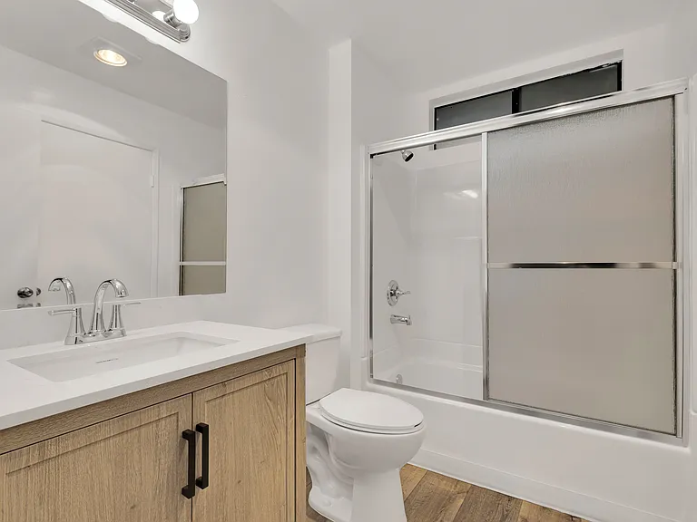 22415 Del Valle St — Photo 11