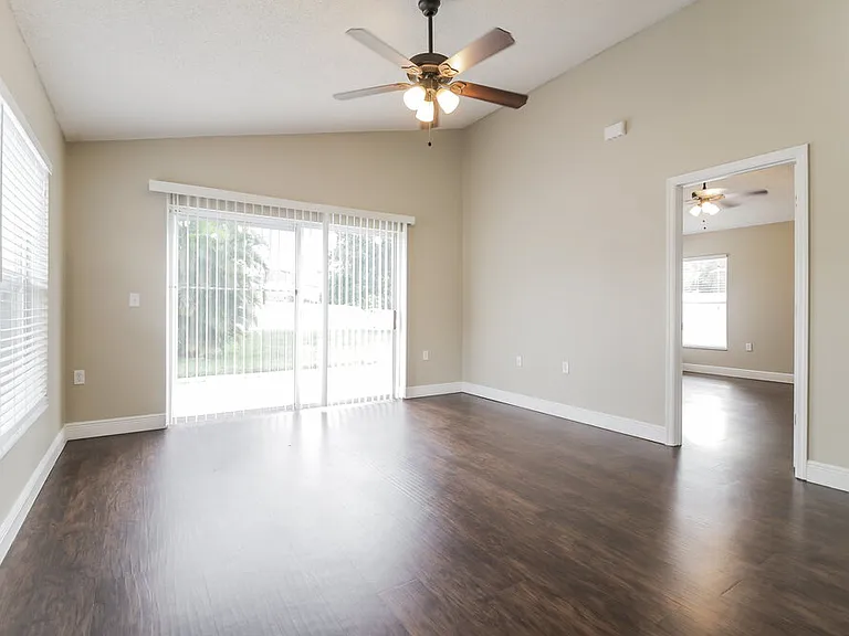 2408 Sonja Ct — Photo 3