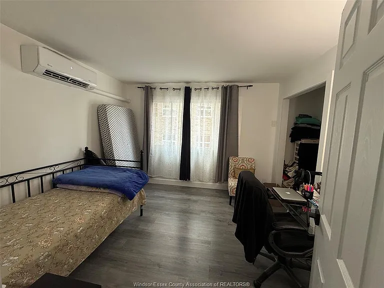 3150 Peter St #10 — Photo 2