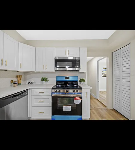 1206 E Osborne Ave Photo 1