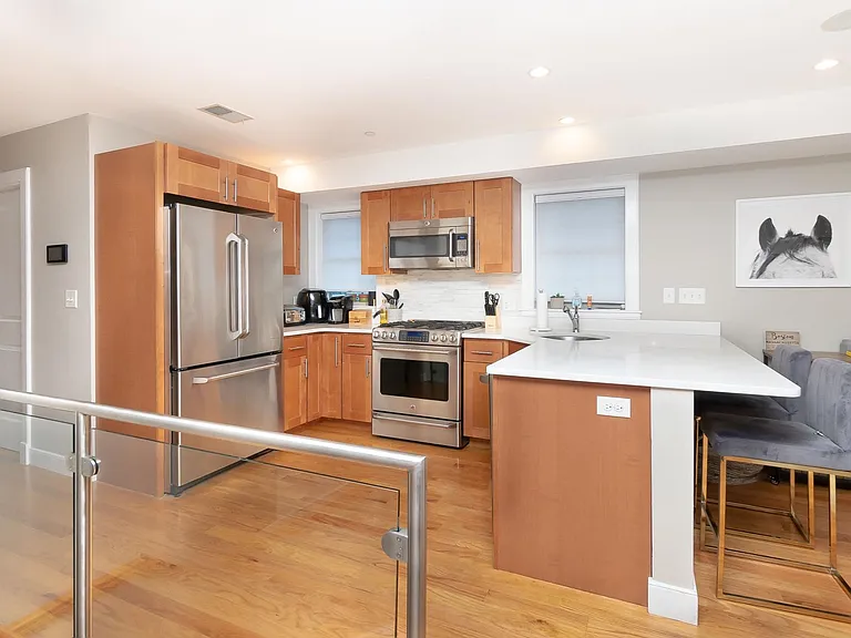 102 D St #3 — Photo 4