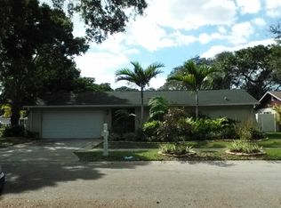 9230 120th Ln, Seminole, FL 33772