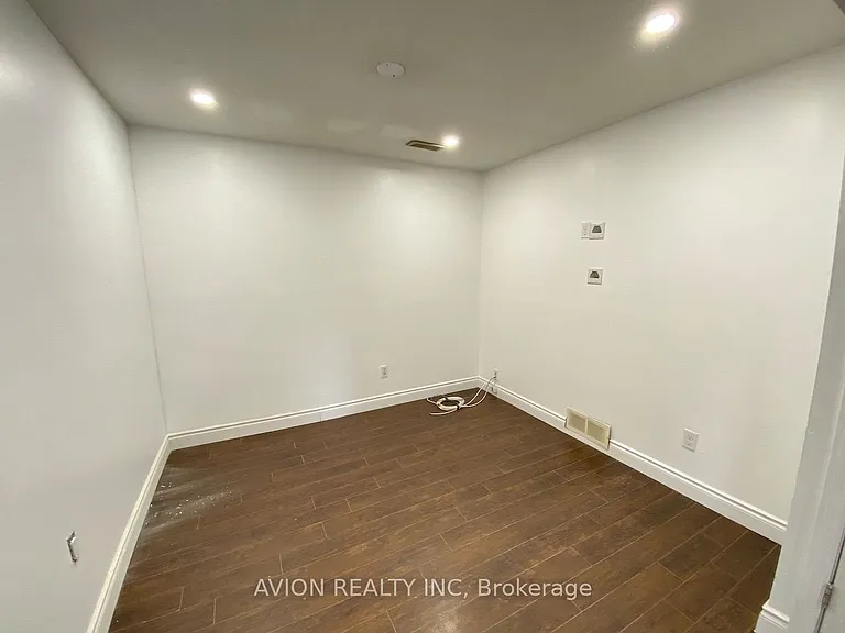 19 Poplar Cres #LOWER — Photo 7