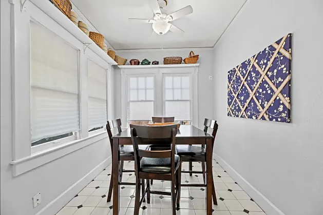 2336 Irwin St — Photo 12