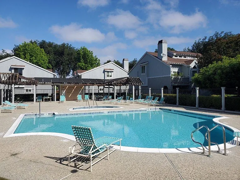 4657 Rothbury Cmn — Photo 33