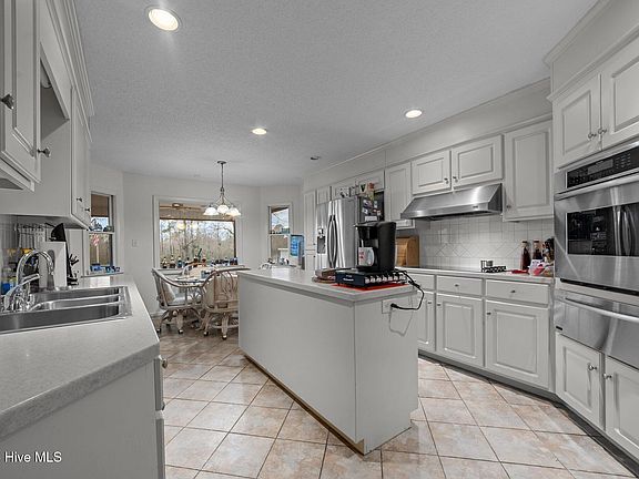 30th image of 108 Arbor Drive