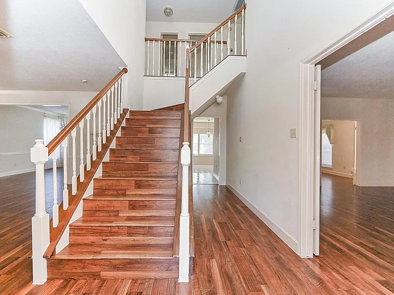9731 New Kent Dr — Photo 4