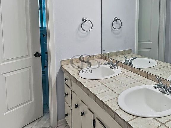 5th image of 521 Paseo Canada St