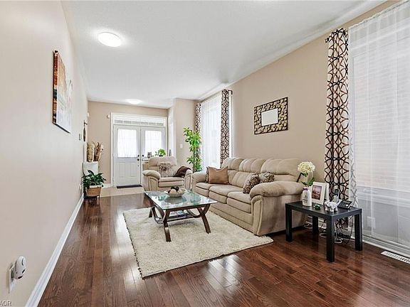 2nd image of 476 Nairn Cir