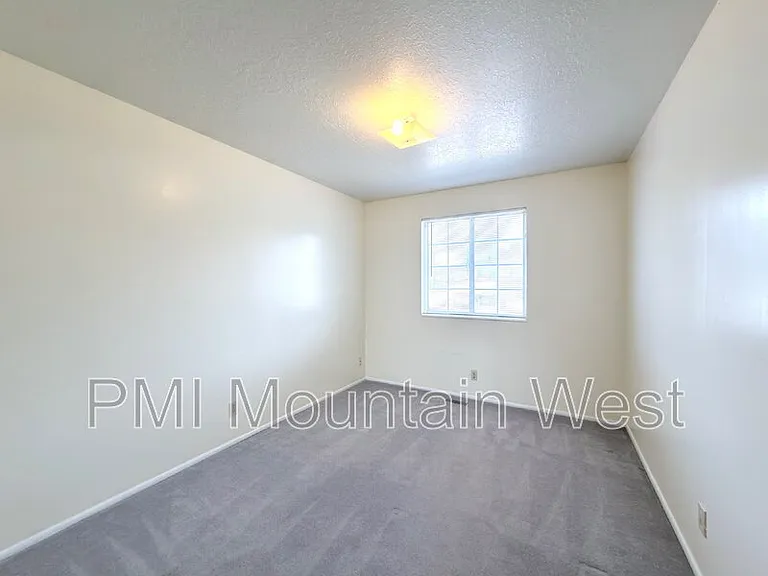 1020 E 1275 N — Photo 13