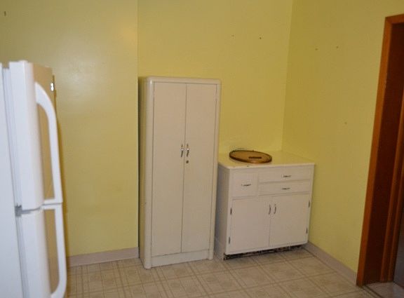4th image of 7439 N Rockwell St