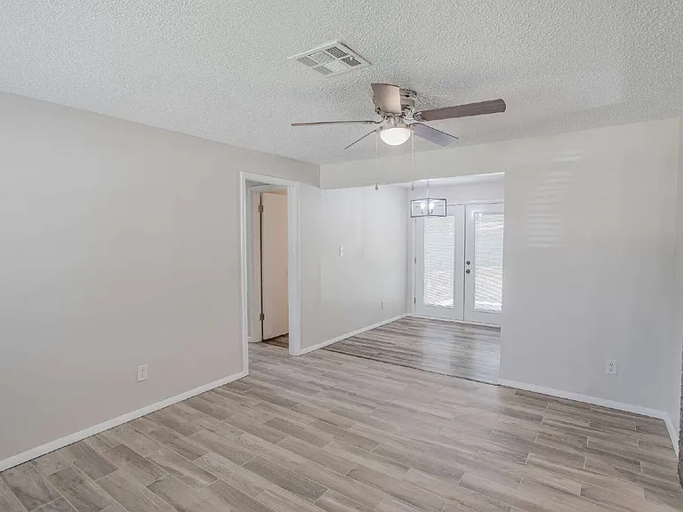 725 Butler St — Photo 15