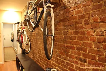 Rented by aptsandlofts.com