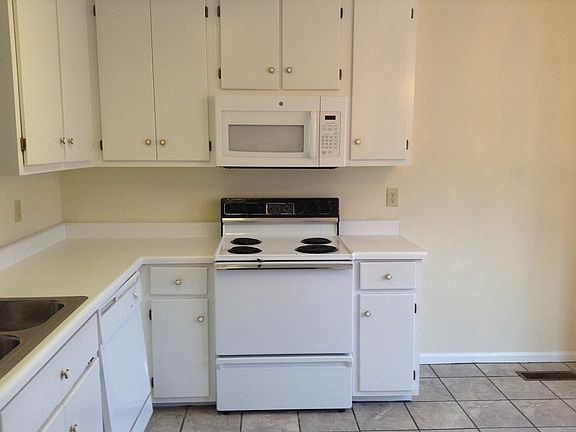 5th image of 170 Barrington Pl #2769faee7