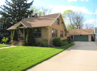 218 W Winsor St, Elkhorn, WI 53121