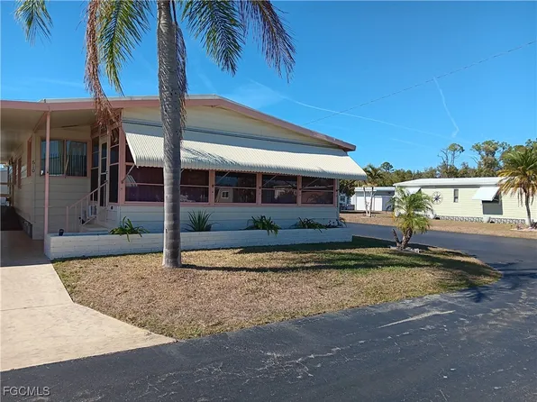 610 Friendly Pl, North Fort Myers, FL 33917