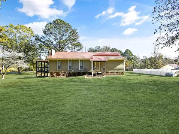 29 Lakeshore Dr, Jemison, AL 35085