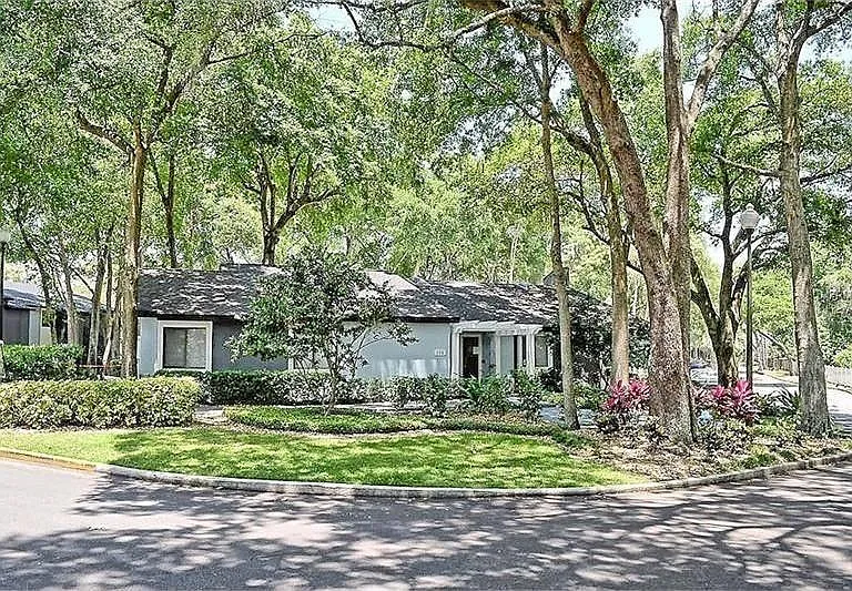 190 Riverbend Dr #203 — Photo 4