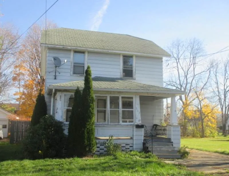 903 Southport St photo 1