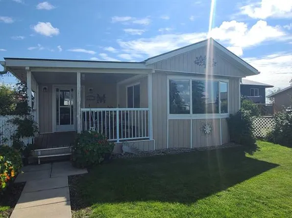 5714 W 52nd St, Grimshaw, AB T0H 1W0