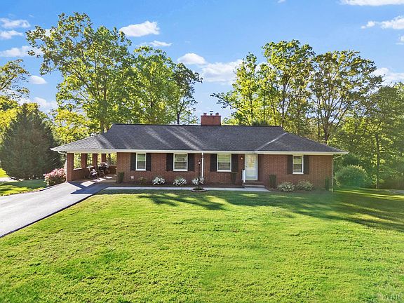 2nd image of 220 Cambridge Dr