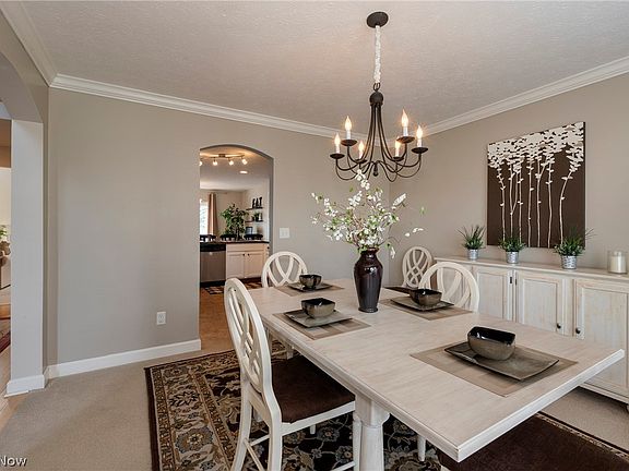 4th image of 37049 Chaddwyck Ln