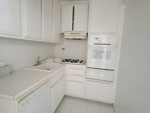 4th image of 245 E 63rd St #1617**