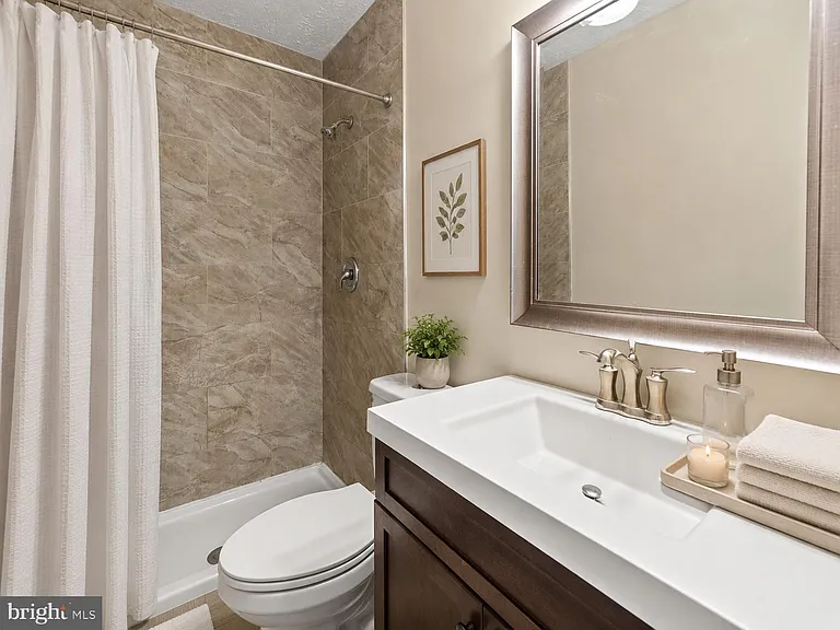 2324 Kent Ct — Photo 13