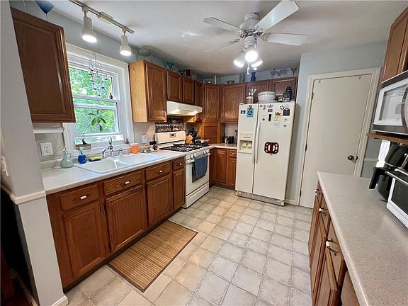 4th image of 505 Maureen Cir