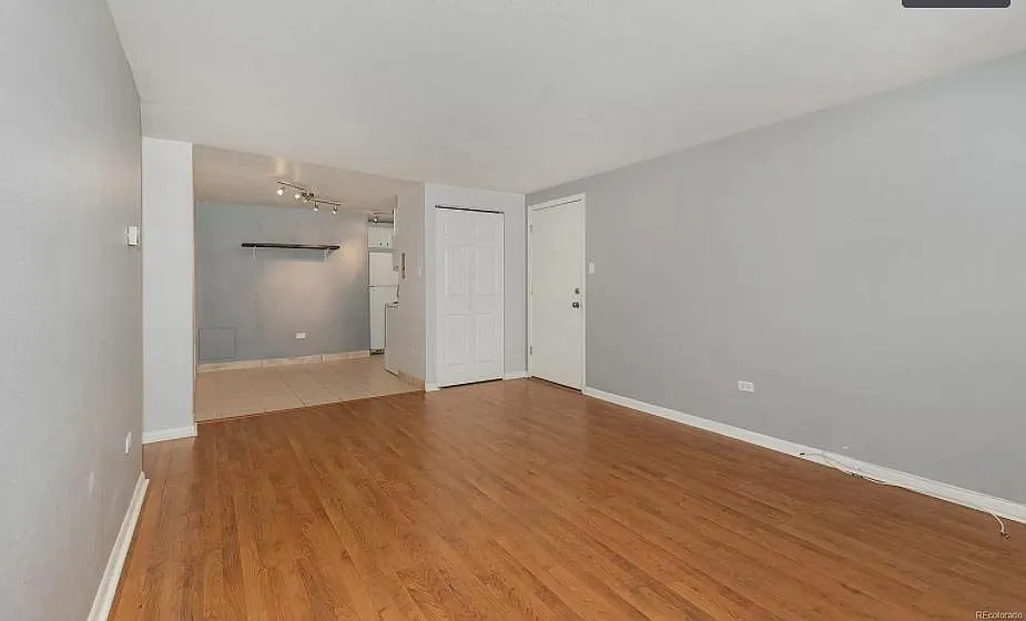 909 S Pearl St — Photo 4