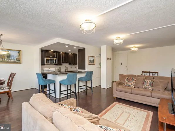 1326 Spruce St APT 1801, Philadelphia, PA 19107