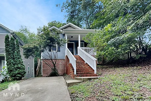 417 E Hinton St Photo 1