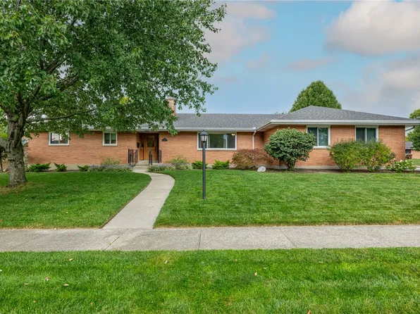 829 Lovetta Dr, Dayton, OH 45429