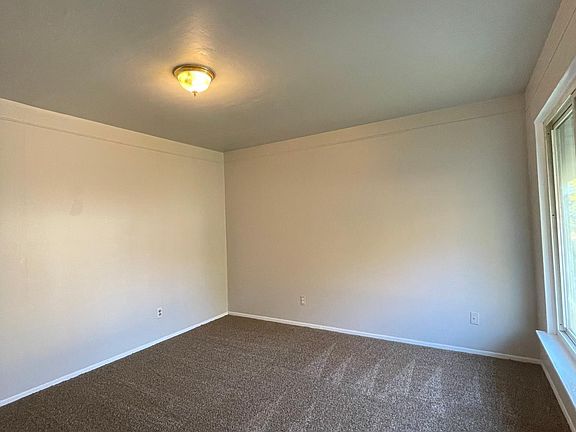 4th image of 1579 Paris Ave