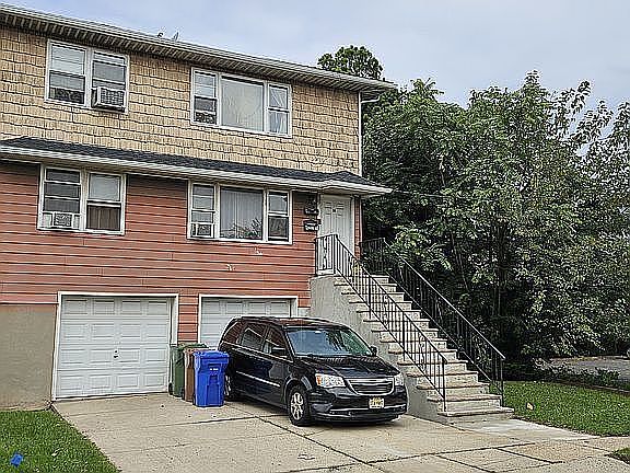 2nd image of 16 W 20th St