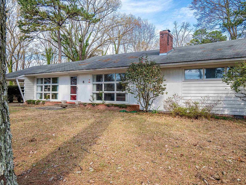 1st image of 8 Pinewood Dr