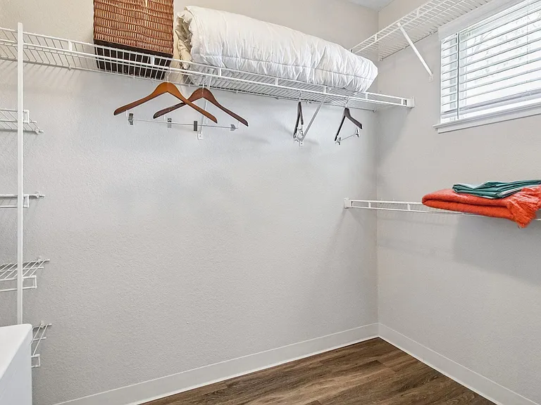Terra House Apartments — Photo 28