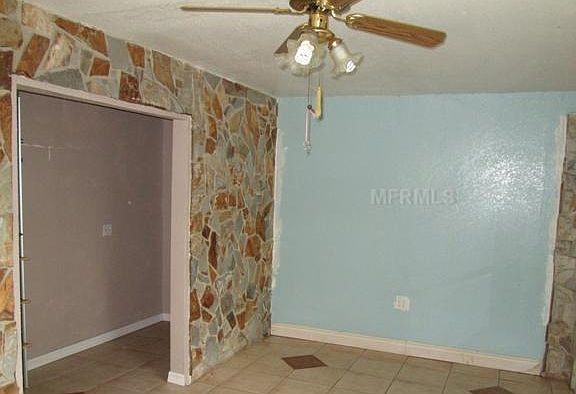 3rd image of 2401 Willow Ave